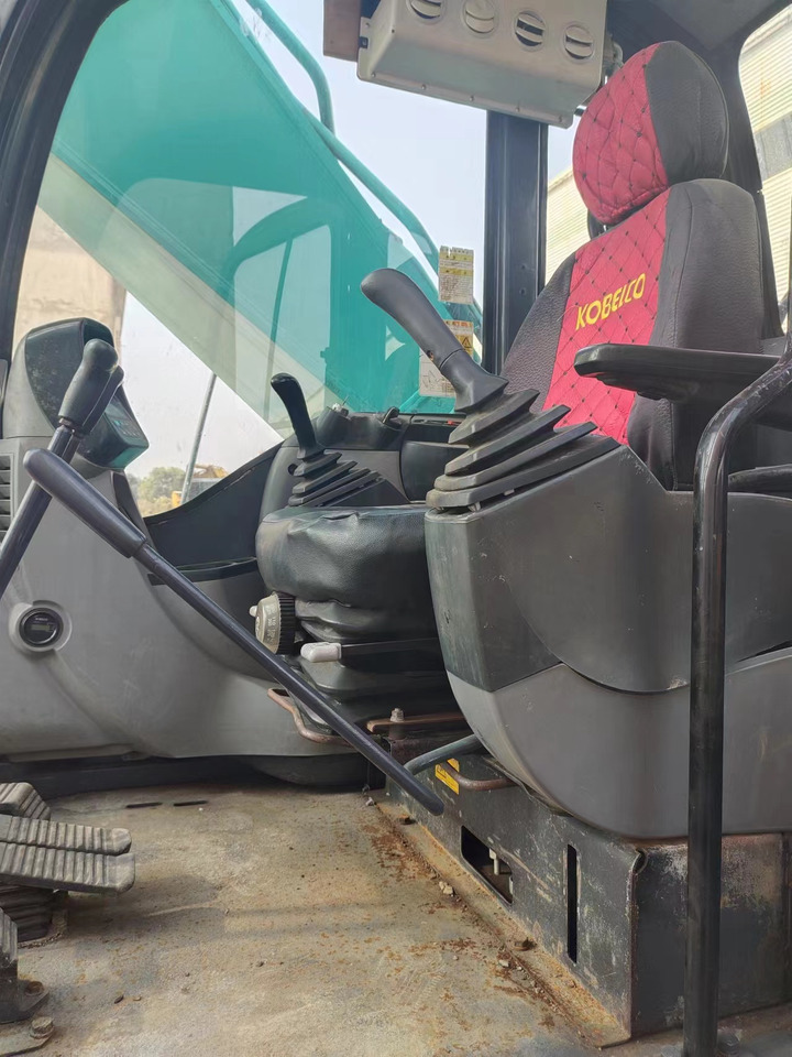 KOBELCO SK350LC-8 - حفارات زحافة: صور 4 KOBELCO SK350LC-8 - حفارات زحافة: صور 4