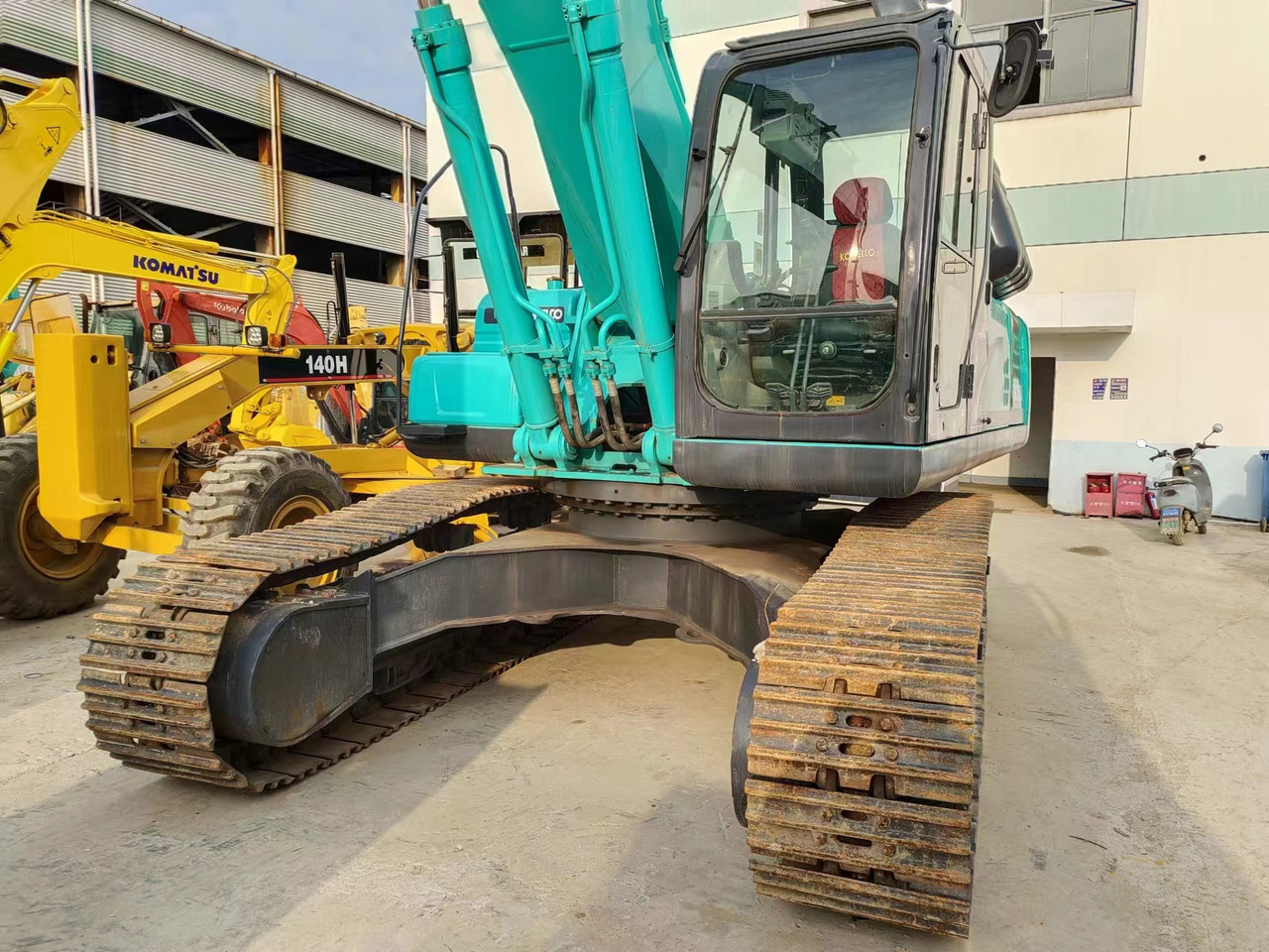 KOBELCO SK350LC-8 - حفارات زحافة: صور 2 KOBELCO SK350LC-8 - حفارات زحافة: صور 2