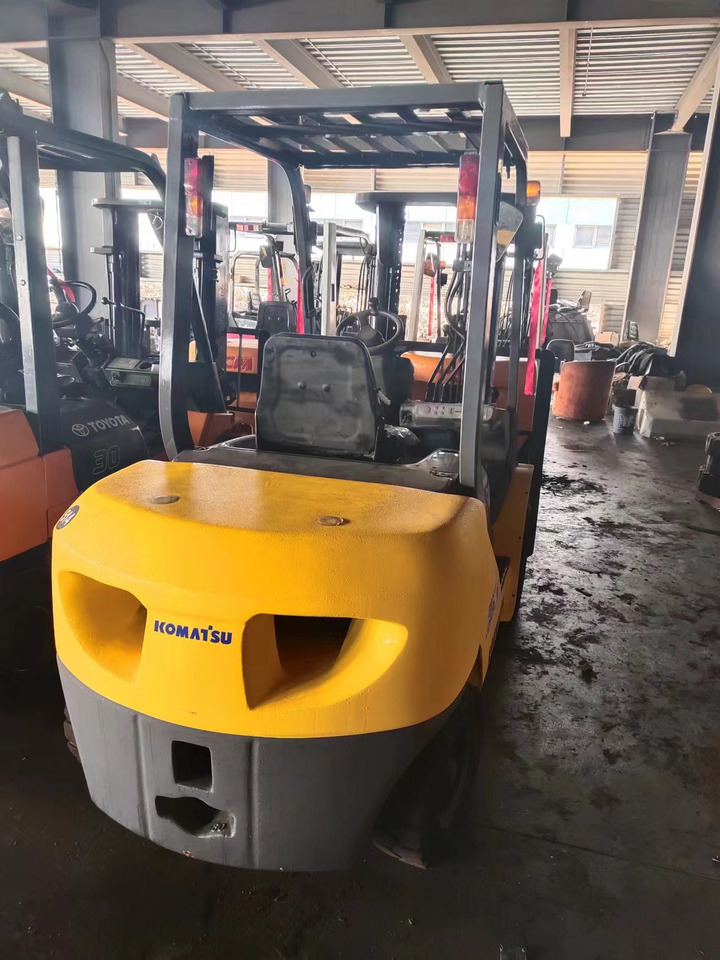 KOMATSU FD30T-17 - رافعة شوكية ديزل: صور 4 KOMATSU FD30T-17 - رافعة شوكية ديزل: صور 4