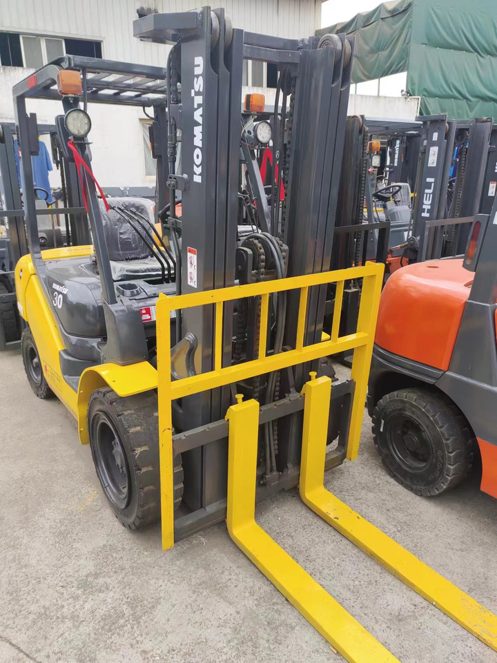 KOMATSU FD30 - رافعة شوكية ديزل: صور 2 KOMATSU FD30 - رافعة شوكية ديزل: صور 2