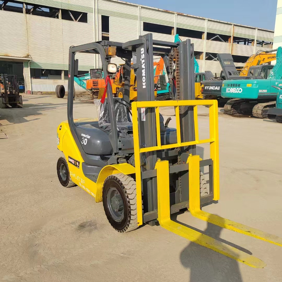 KOMATSU FD30 - رافعة شوكية ديزل: صور 2 KOMATSU FD30 - رافعة شوكية ديزل: صور 2