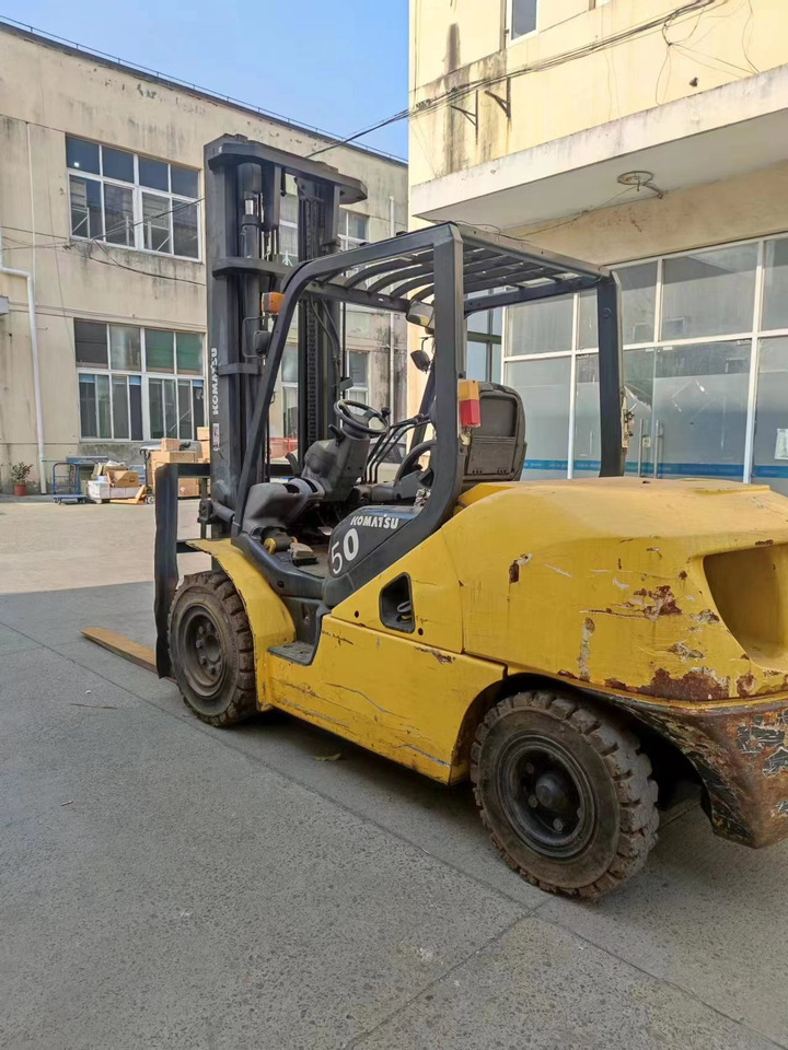 KOMATSU FD50 original - رافعة شوكية ديزل: صور 5 KOMATSU FD50 original - رافعة شوكية ديزل: صور 5