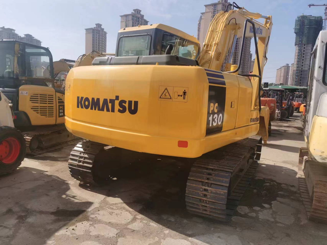 KOMATSU PC130-7 - حفارات زحافة: صور 1 KOMATSU PC130-7 - حفارات زحافة: صور 1