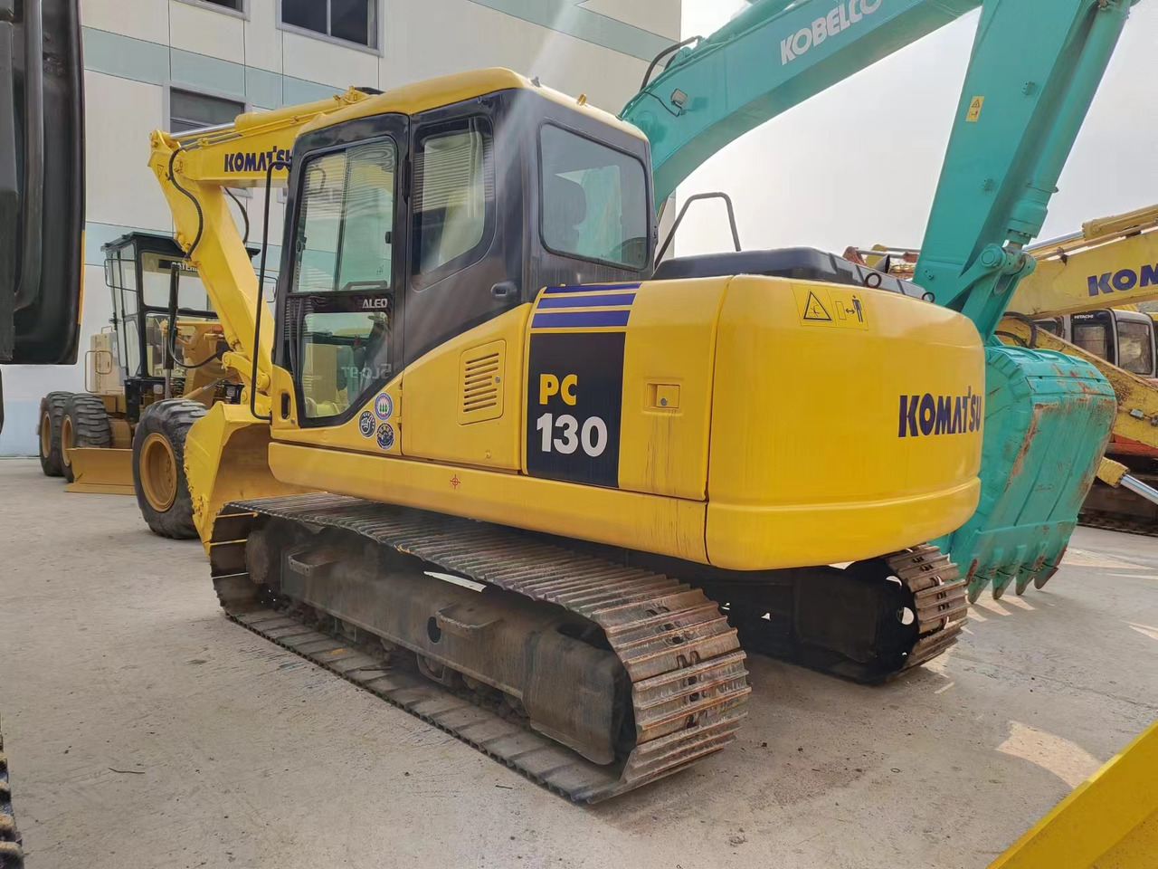 KOMATSU PC130-7 - حفارات زحافة: صور 4 KOMATSU PC130-7 - حفارات زحافة: صور 4