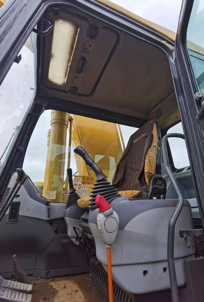 KOMATSU PC300-7 - حفارات زحافة: صور 4 KOMATSU PC300-7 - حفارات زحافة: صور 4