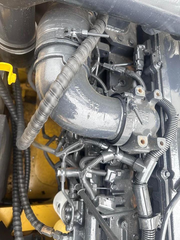 KOMATSU PC300-8 - حفارات زحافة: صور 5 KOMATSU PC300-8 - حفارات زحافة: صور 5