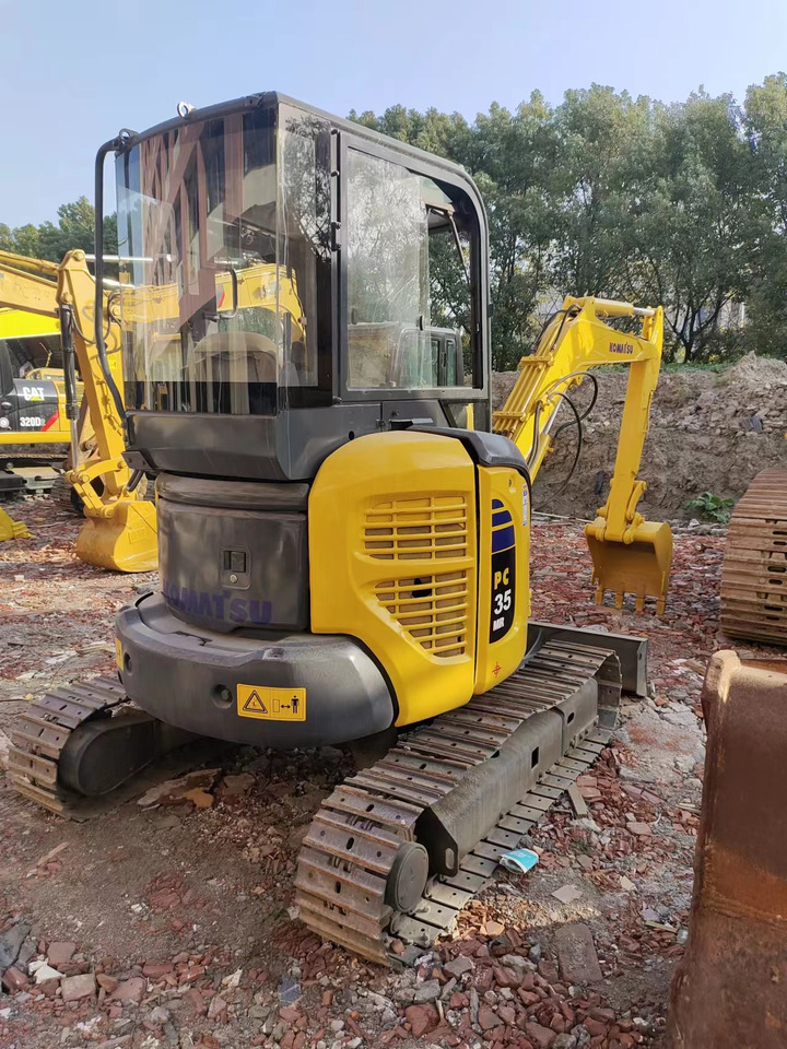 KOMATSU PC35MR - حفارة مصغرة: صور 1 KOMATSU PC35MR - حفارة مصغرة: صور 1