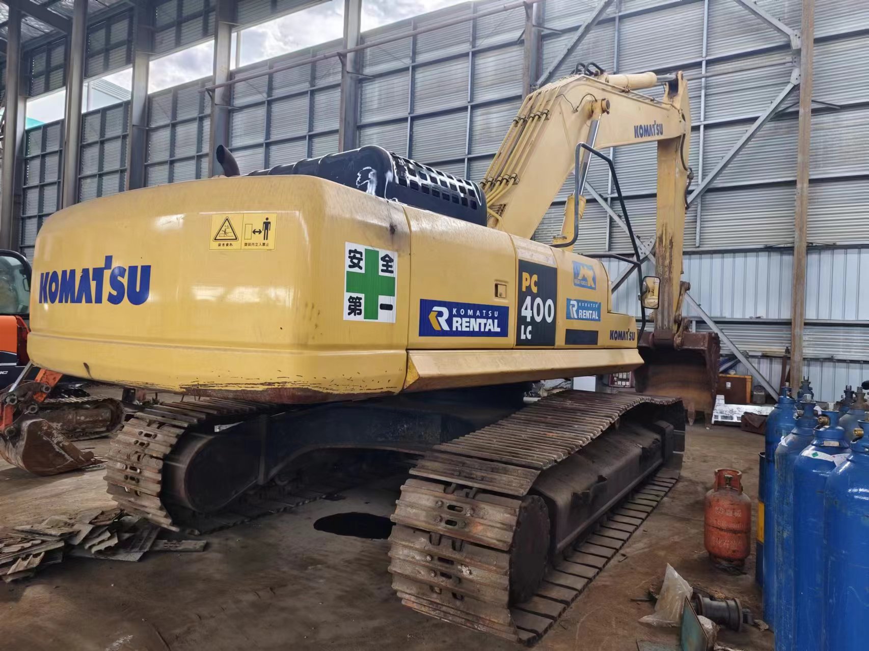 KOMATSU PC400-7 - حفارات زحافة: صور 1 KOMATSU PC400-7 - حفارات زحافة: صور 1