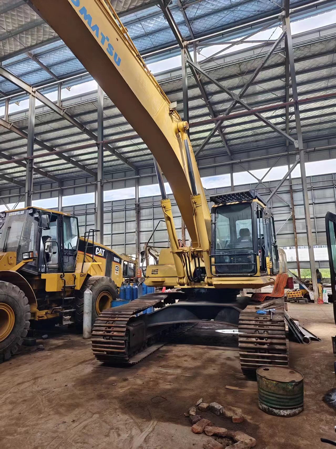 KOMATSU PC400-7 - حفارات زحافة: صور 2 KOMATSU PC400-7 - حفارات زحافة: صور 2