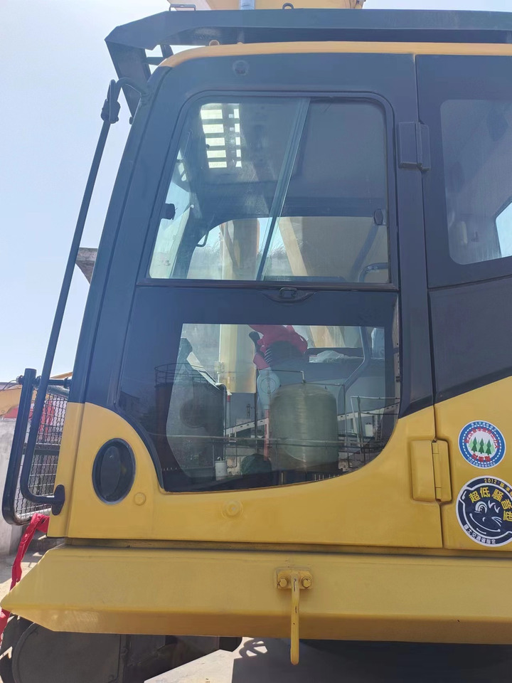KOMATSU PC450-8 - حفارات زحافة: صور 3 KOMATSU PC450-8 - حفارات زحافة: صور 3
