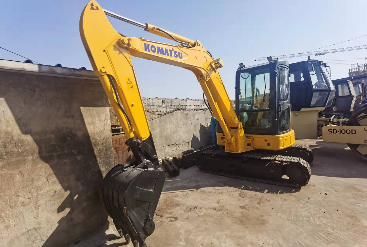 KOMATSU PC55MR-2 - حفارة مصغرة: صور 2 KOMATSU PC55MR-2 - حفارة مصغرة: صور 2