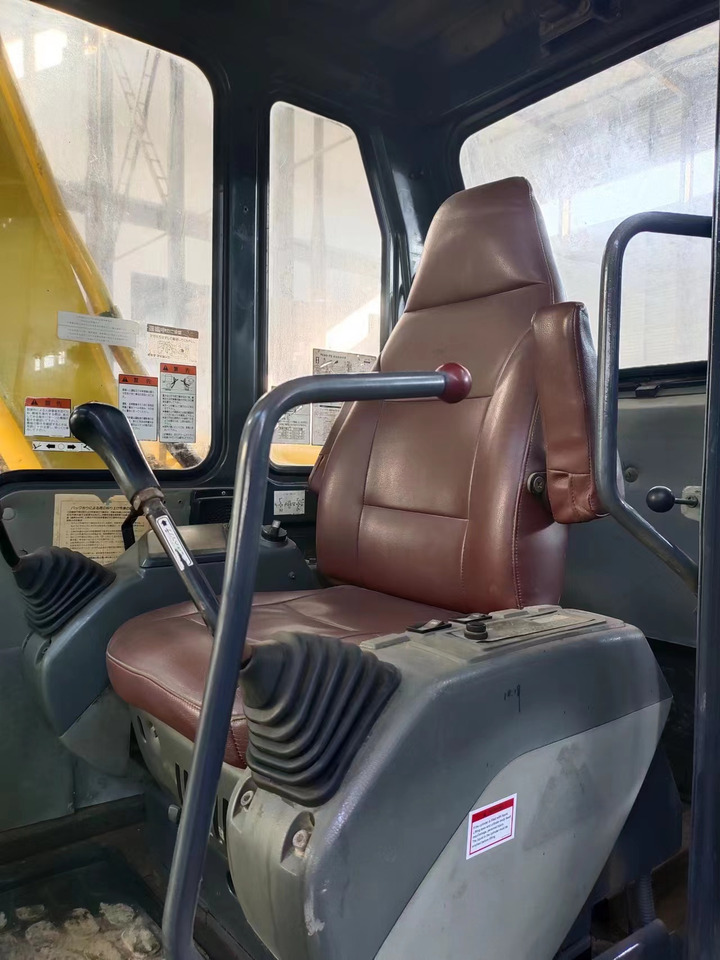 KOMATSU PC60-7 - حفارات زحافة: صور 4 KOMATSU PC60-7 - حفارات زحافة: صور 4