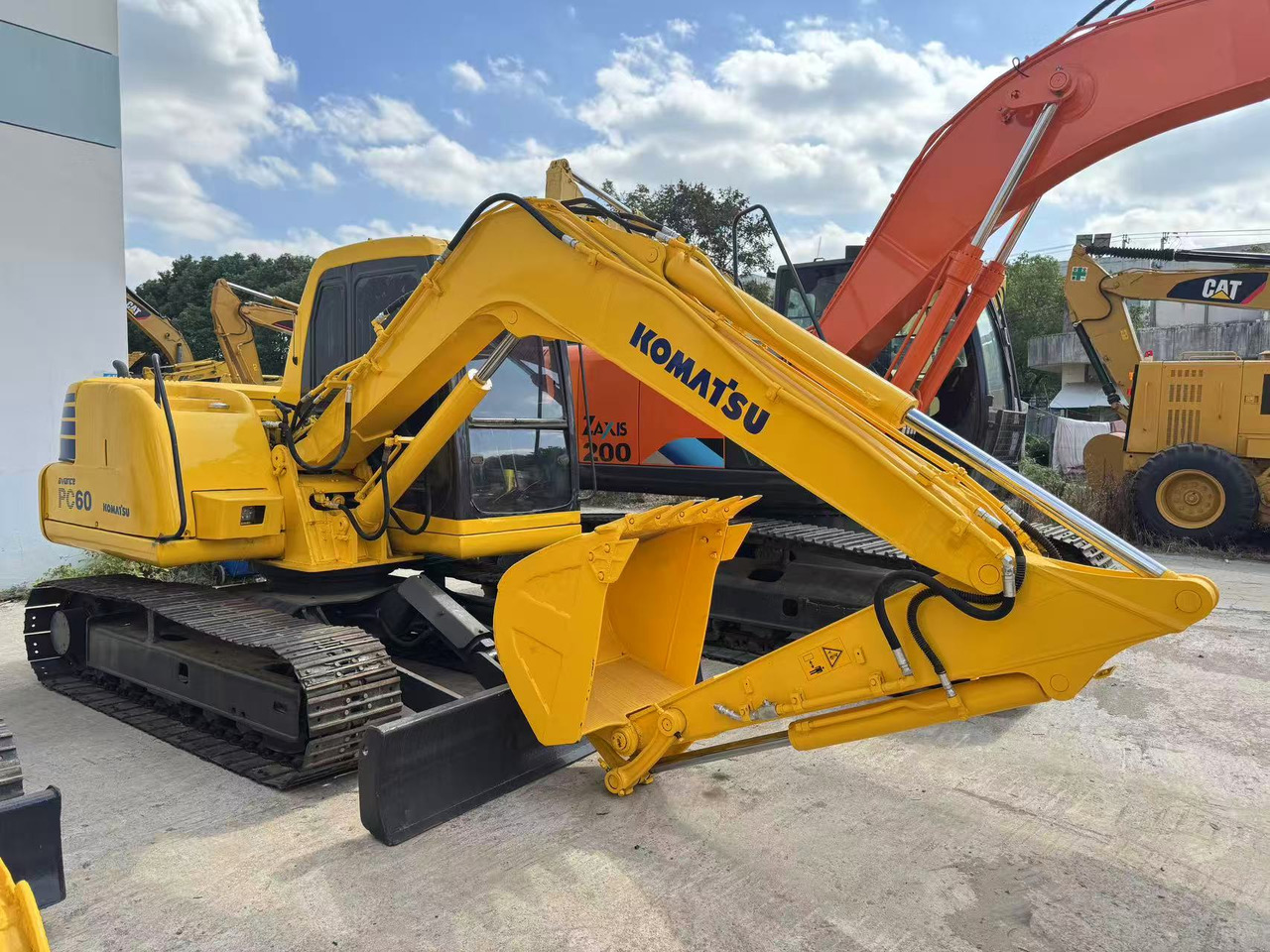 KOMATSU PC60-7 - حفارة مصغرة: صور 1 KOMATSU PC60-7 - حفارة مصغرة: صور 1