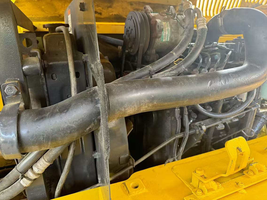 KOMATSU PC60-7 - حفارة مصغرة: صور 4 KOMATSU PC60-7 - حفارة مصغرة: صور 4