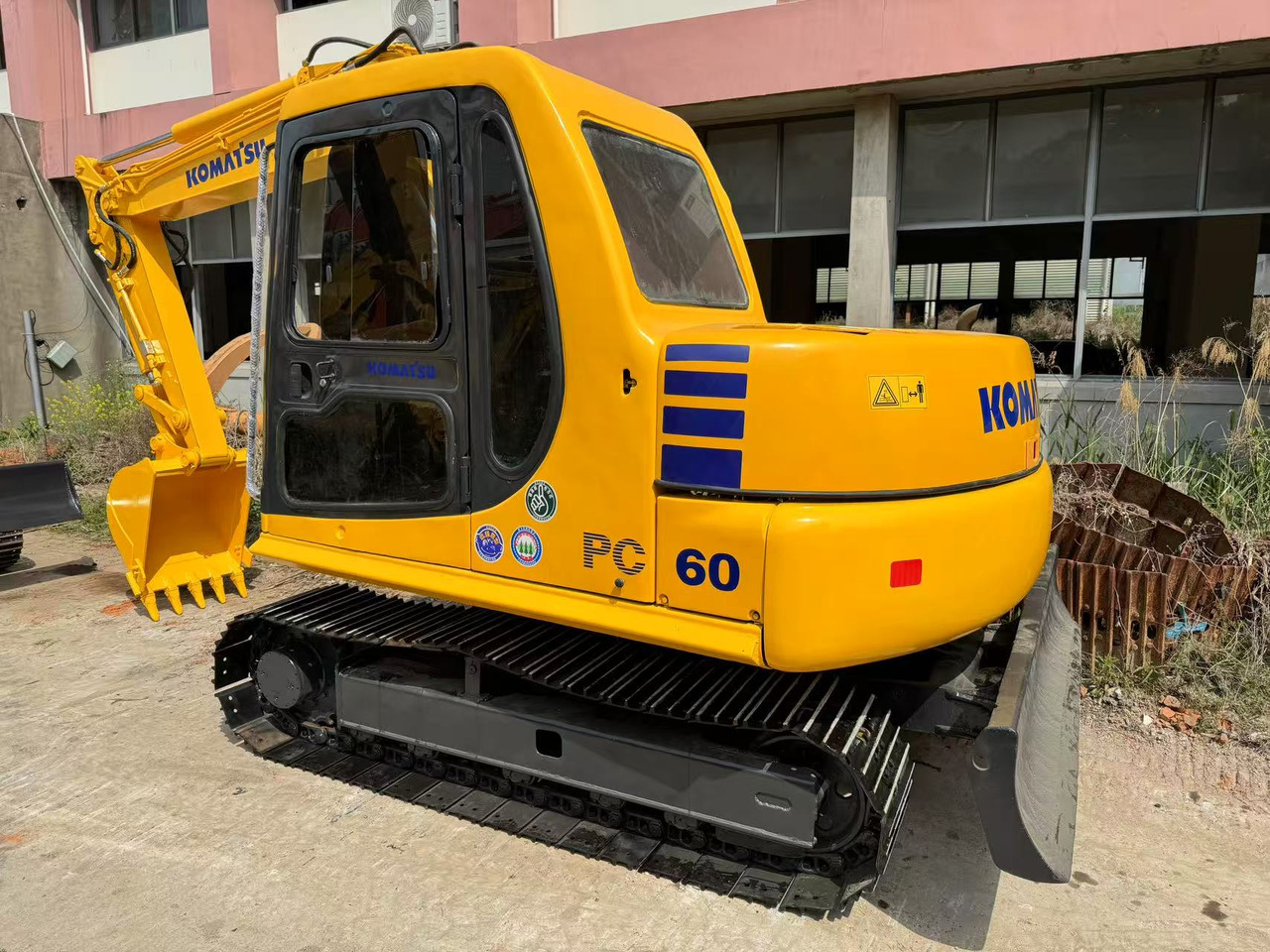 KOMATSU PC60-7 - حفارة مصغرة: صور 1 KOMATSU PC60-7 - حفارة مصغرة: صور 1