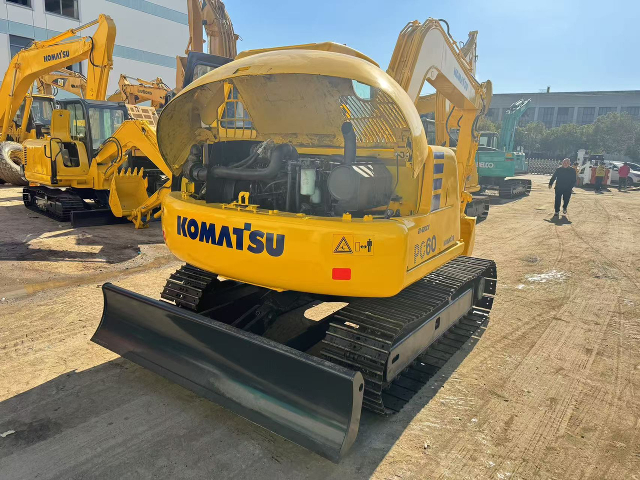 KOMATSU PC60-7 - حفارات زحافة: صور 3 KOMATSU PC60-7 - حفارات زحافة: صور 3