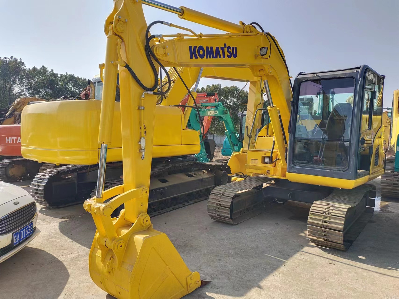 KOMATSU PC60-8 - حفارة مصغرة: صور 1 KOMATSU PC60-8 - حفارة مصغرة: صور 1