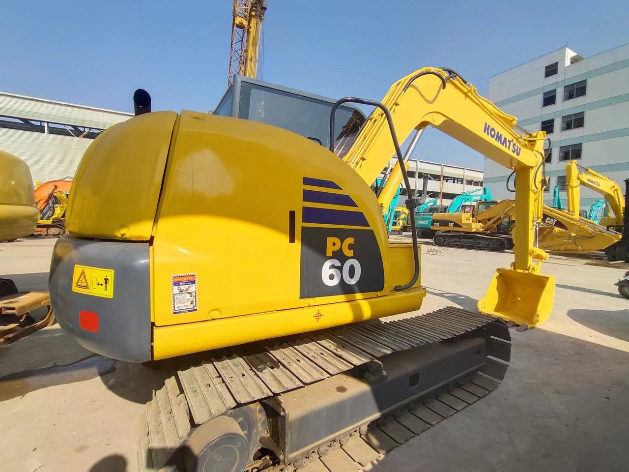 KOMATSU PC60-8 - حفارة مصغرة: صور 4 KOMATSU PC60-8 - حفارة مصغرة: صور 4