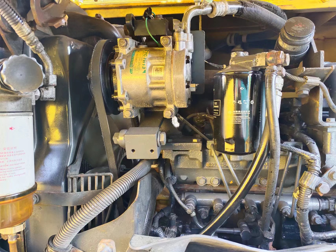 حفارة مصغرة KOMATSU PC60-8: صور 6