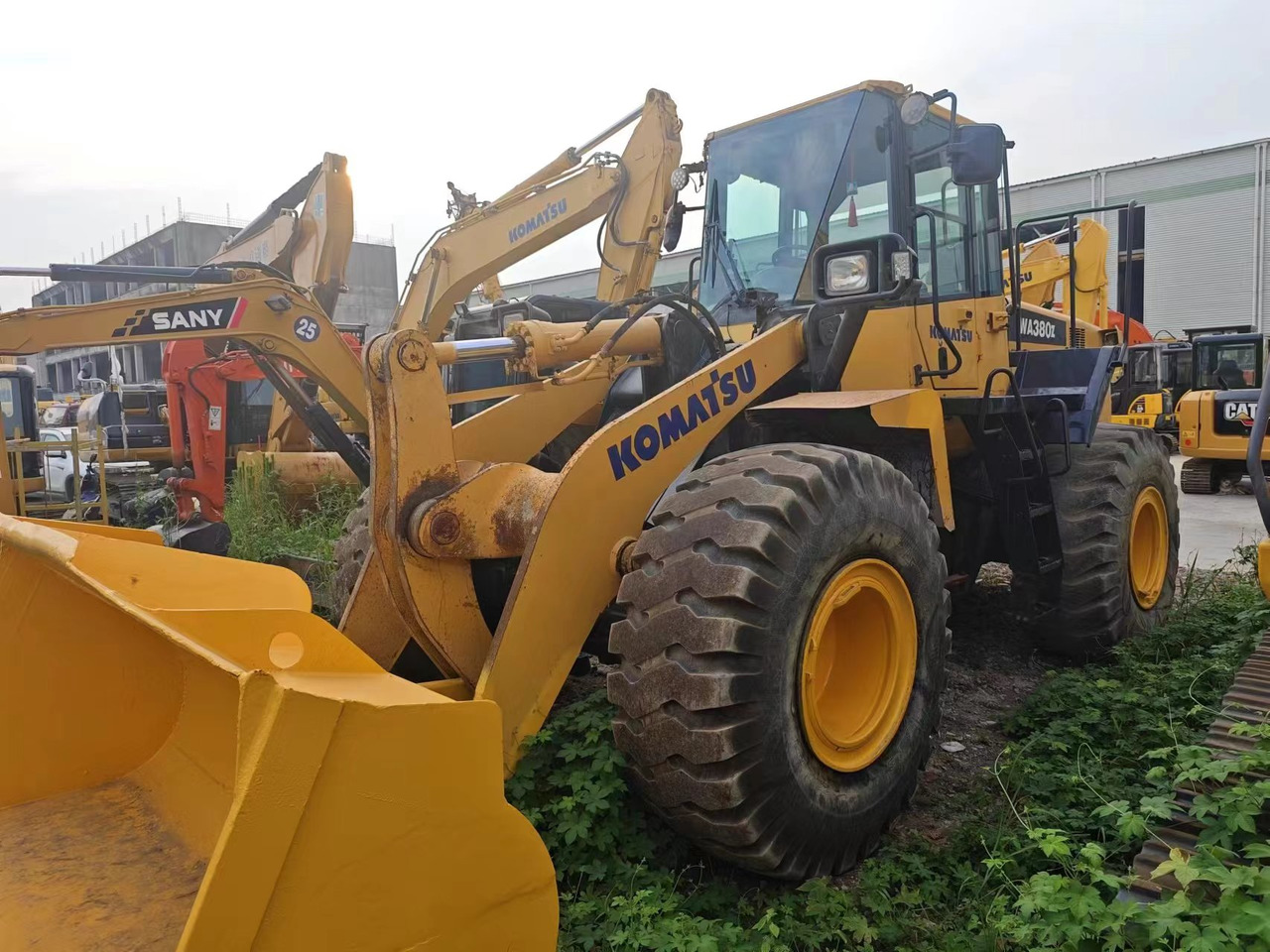 KOMATSU WA380-6 - اللودر بعجل: صور 1 KOMATSU WA380-6 - اللودر بعجل: صور 1