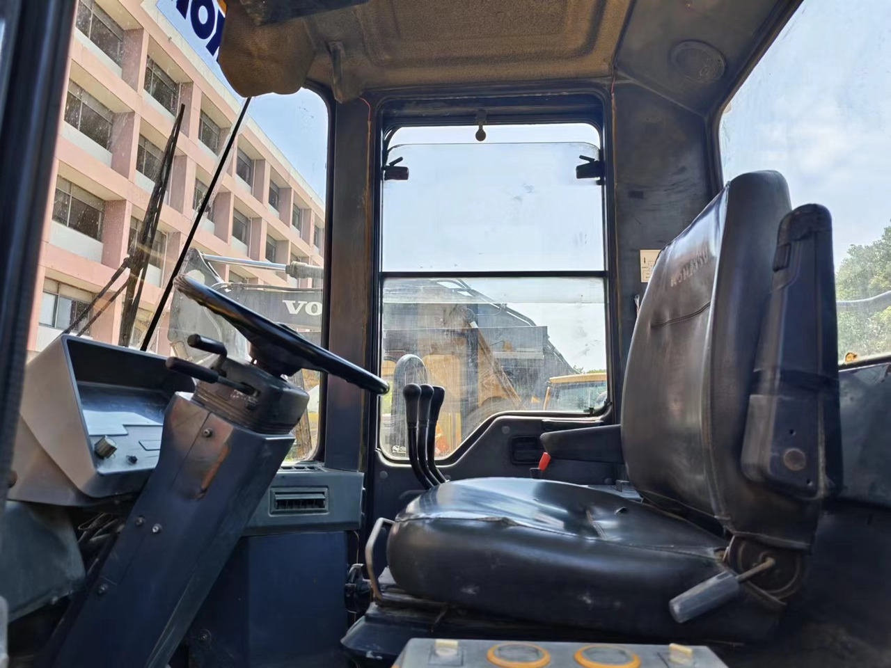 KOMATSU WA470-3 - اللودر بعجل: صور 5 KOMATSU WA470-3 - اللودر بعجل: صور 5