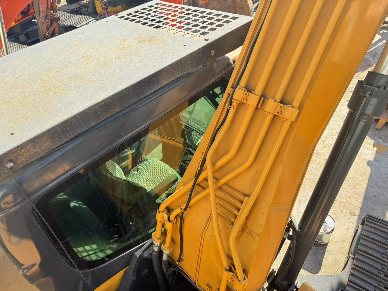 SANY SY215C - حفارات زحافة: صور 4 SANY SY215C - حفارات زحافة: صور 4