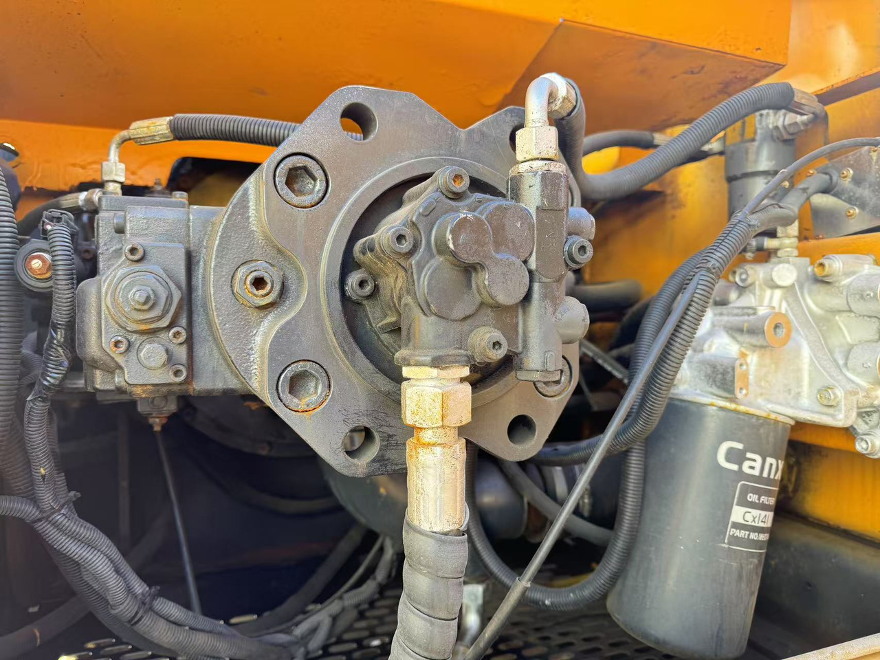 SANY SY215C - حفارات زحافة: صور 5 SANY SY215C - حفارات زحافة: صور 5