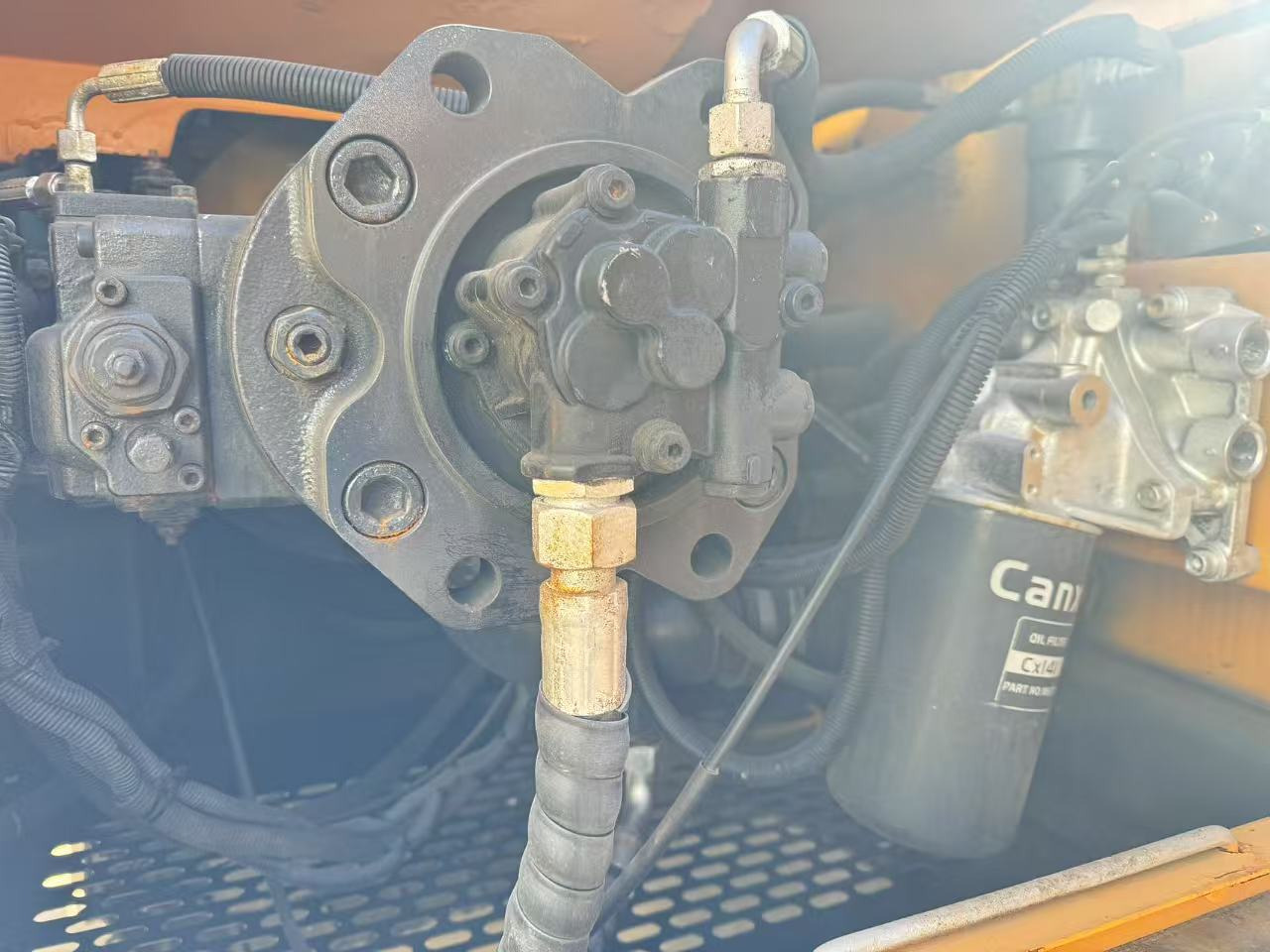 SANY SY215C - حفارات زحافة: صور 3 SANY SY215C - حفارات زحافة: صور 3