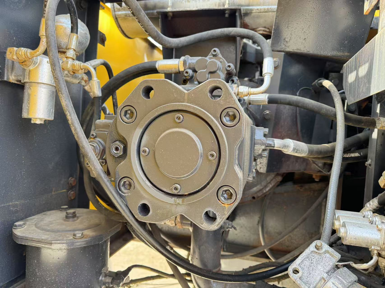 SUMITOMO SH200 - حفارات زحافة: صور 4 SUMITOMO SH200 - حفارات زحافة: صور 4