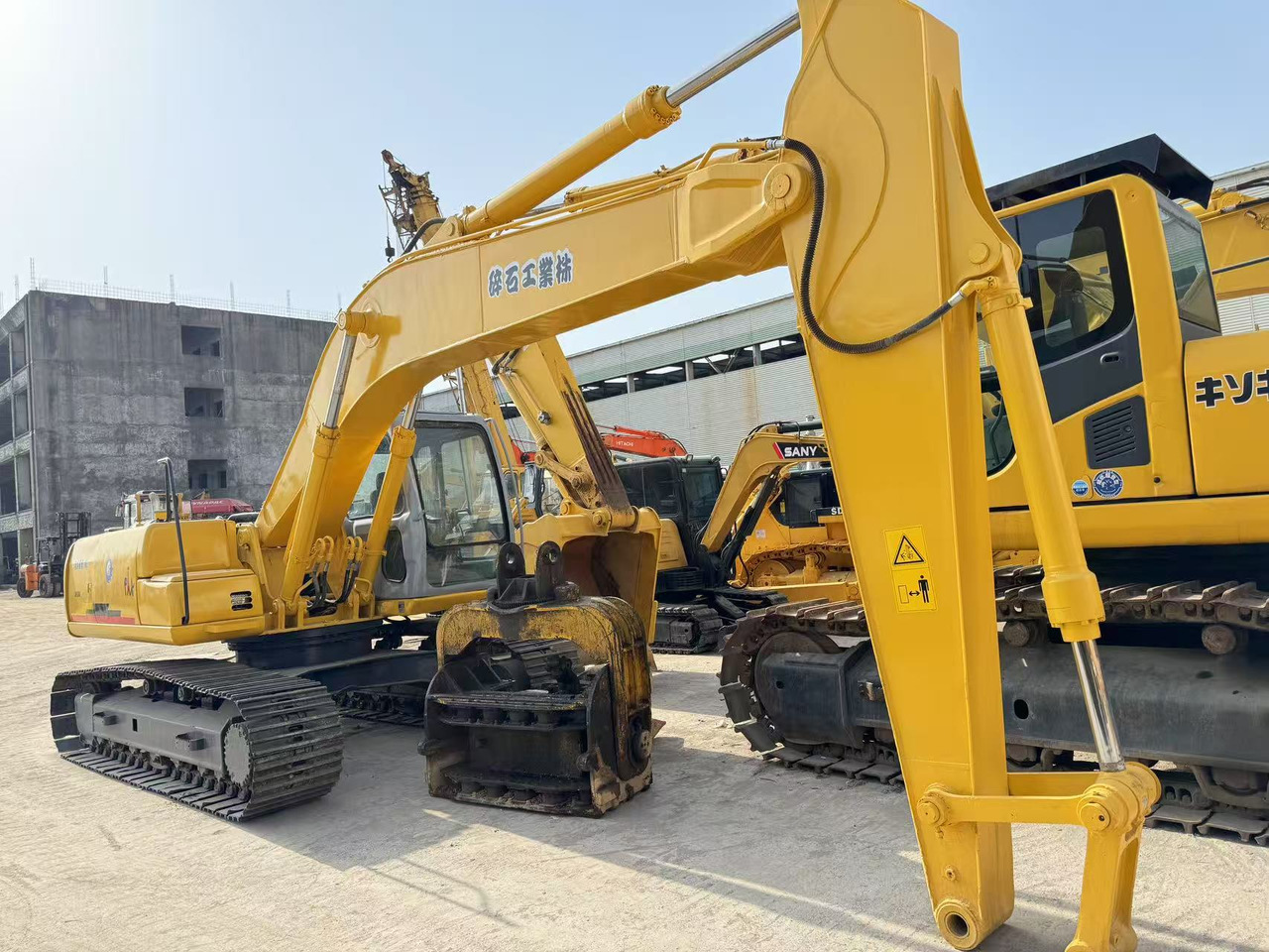 SUMITOMO SH200 - حفارات زحافة: صور 1 SUMITOMO SH200 - حفارات زحافة: صور 1