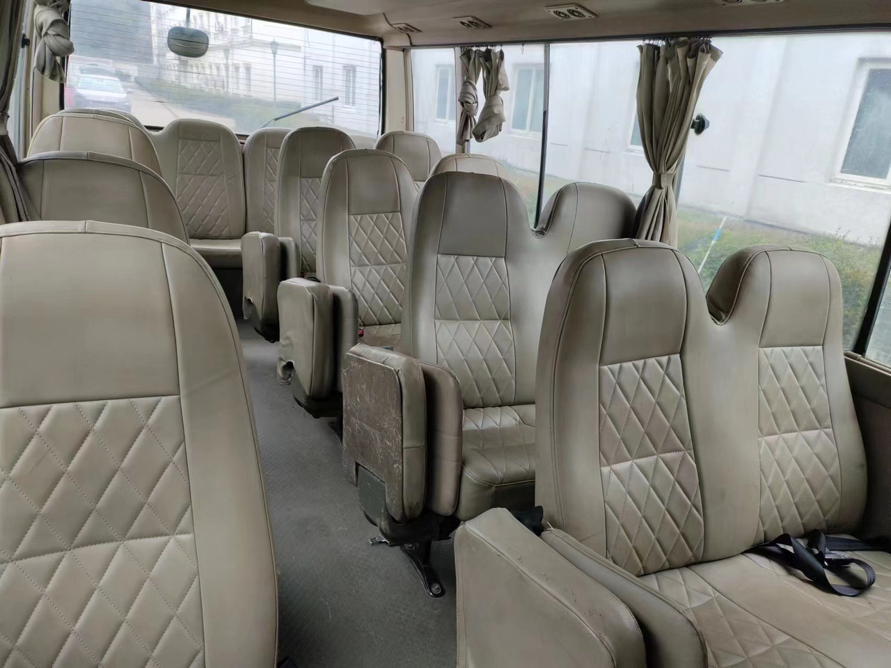 TOYOTA Coaster - باص النقل بين المدن: صور 3 TOYOTA Coaster - باص النقل بين المدن: صور 3