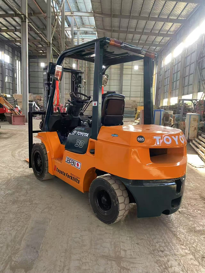 TOYOTA FD30 - رافعة شوكية ديزل: صور 2 TOYOTA FD30 - رافعة شوكية ديزل: صور 2