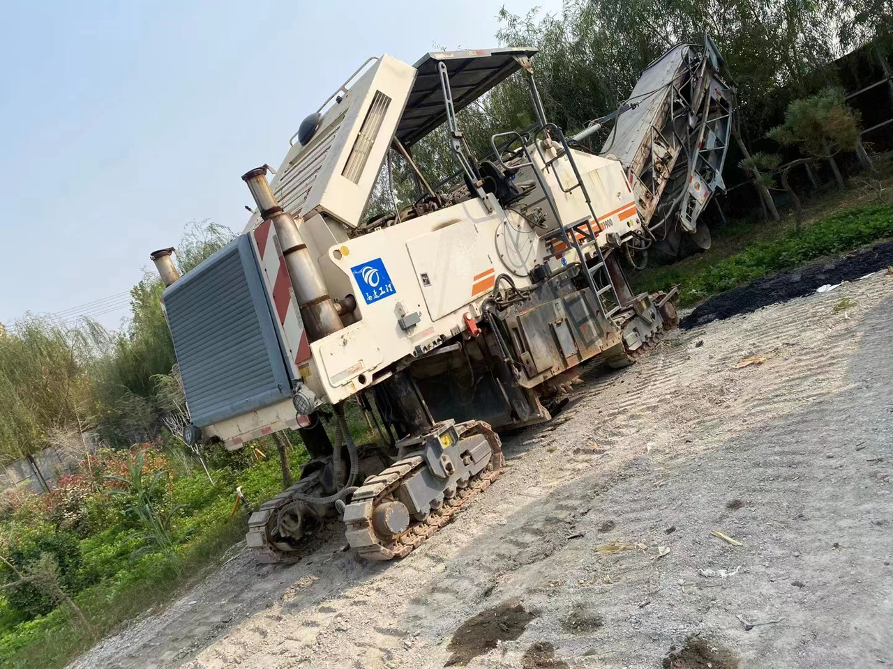 WIRTGEN 1900 - ماكينات لصقل الأسفلت: صور 3 WIRTGEN 1900 - ماكينات لصقل الأسفلت: صور 3