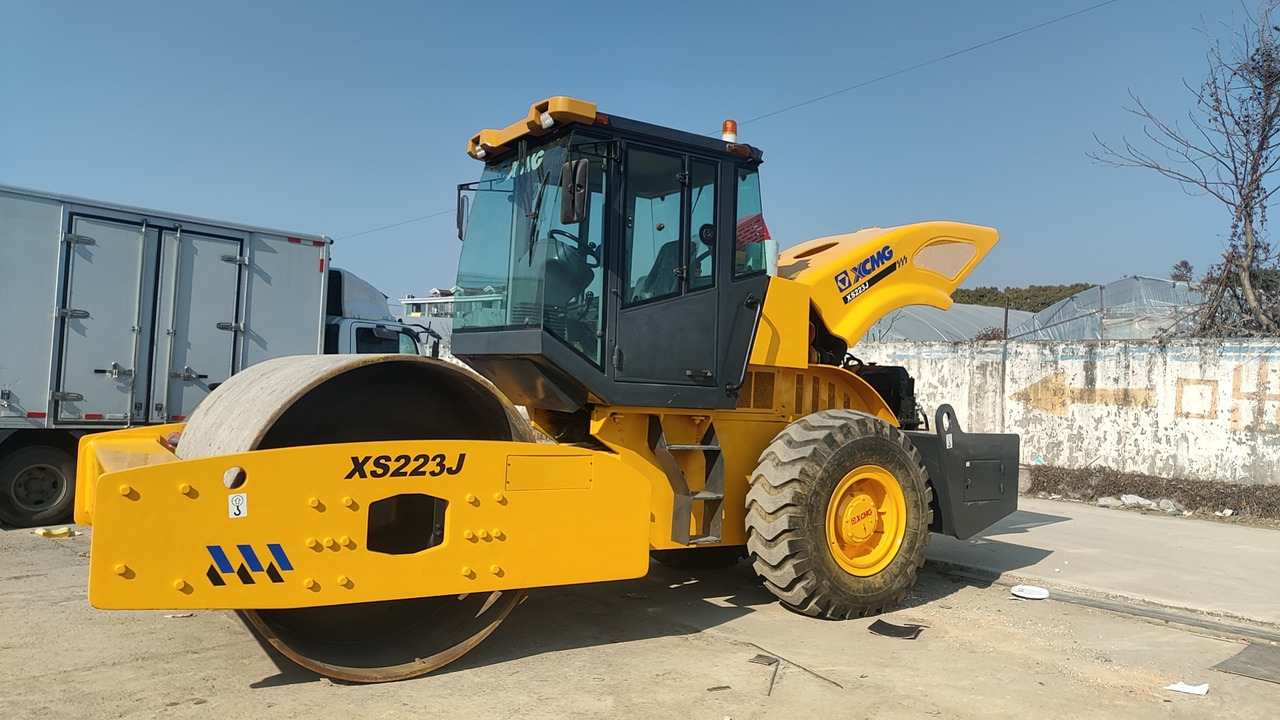 XCMG XS223J - مدحلة الأسفلت: صور 1 XCMG XS223J - مدحلة الأسفلت: صور 1