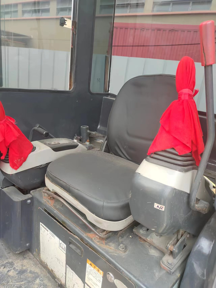Komatsu pc40 - حفارة مصغرة: صور 5 Komatsu pc40 - حفارة مصغرة: صور 5