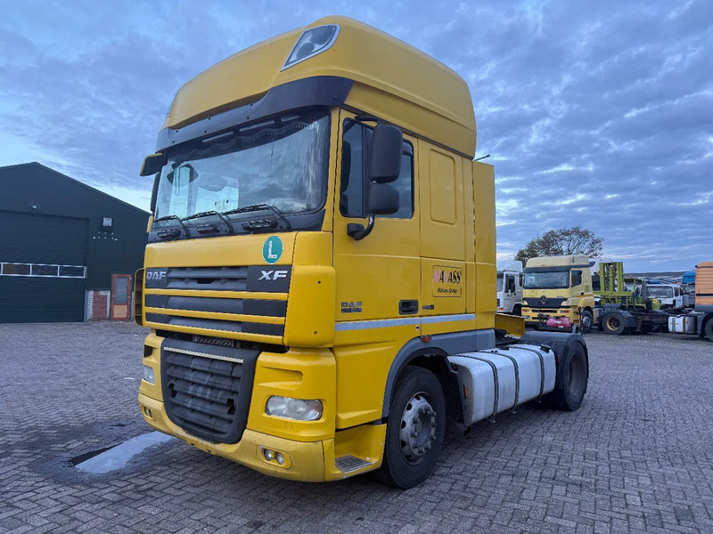 DAF XF 105.460 Tractor unit - شاحنة جرار: صور 3 DAF XF 105.460 Tractor unit - شاحنة جرار: صور 3