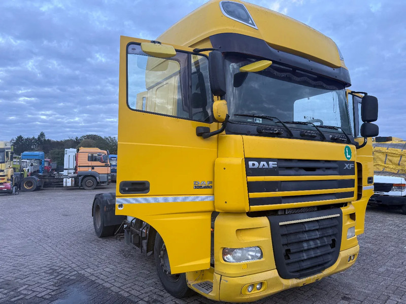 DAF XF 105.460 Tractor unit - شاحنة جرار: صور 1 DAF XF 105.460 Tractor unit - شاحنة جرار: صور 1