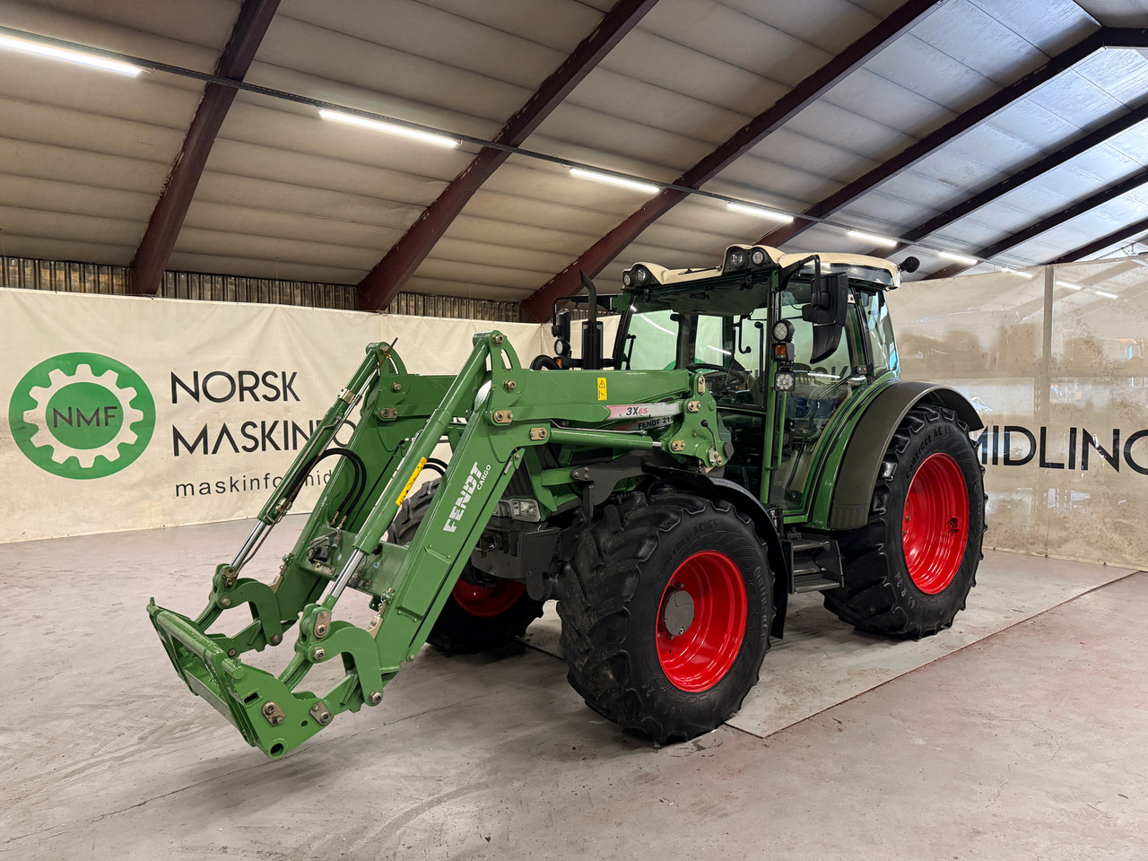 Fendt 211 Vario TMS - جرار: صور 1 Fendt 211 Vario TMS - جرار: صور 1