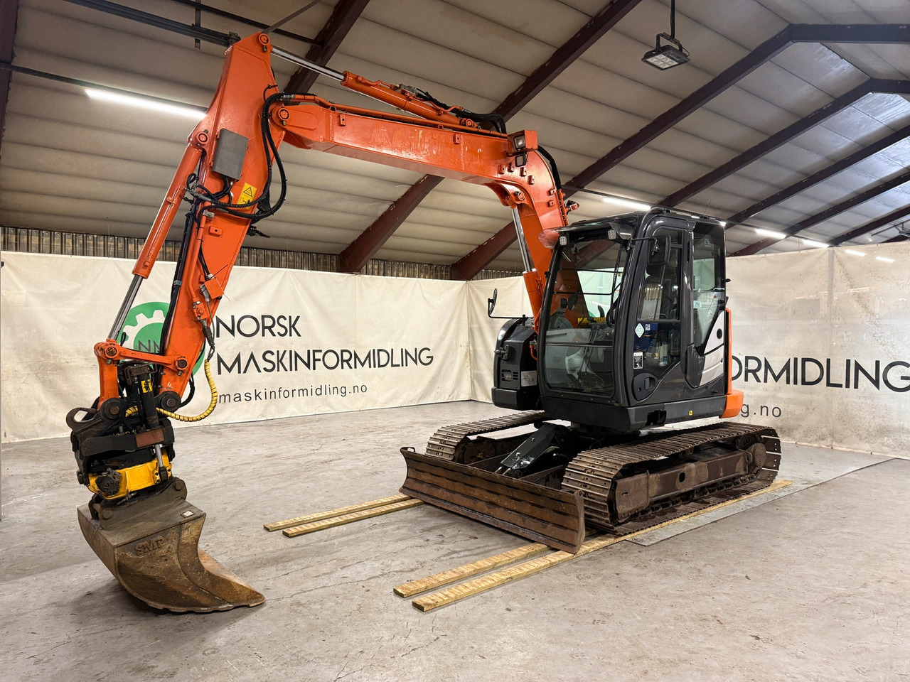 Hitachi ZX85US-5A - حفارات زحافة: صور 1 Hitachi ZX85US-5A - حفارات زحافة: صور 1