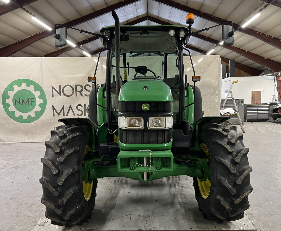 John Deere 5720 #KUN 1318 Timer# Kan selges med redusert mva# - جرار: صور 3 John Deere 5720 #KUN 1318 Timer# Kan selges med redusert mva# - جرار: صور 3