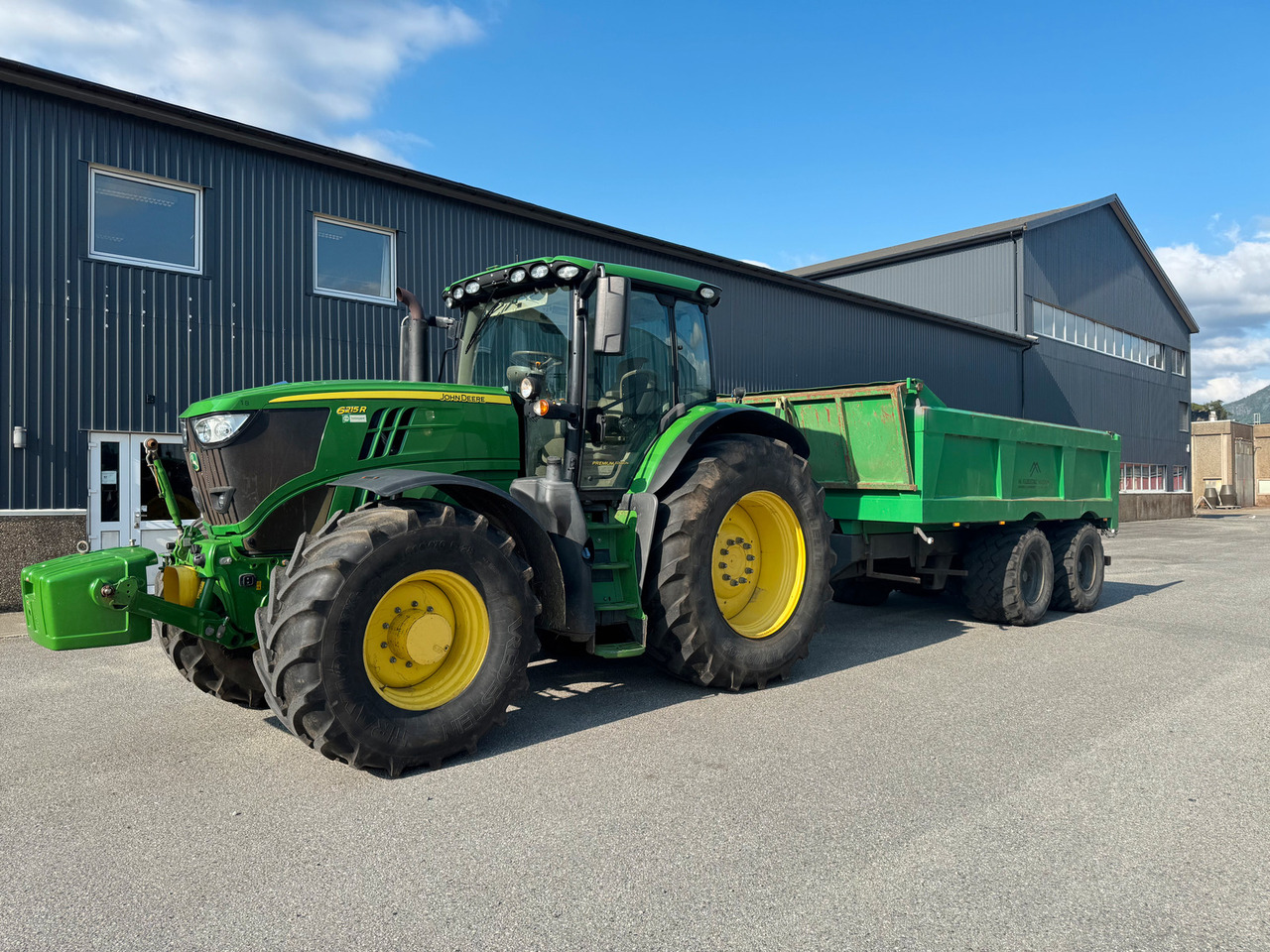 John Deere 6215R - جرار: صور 1 John Deere 6215R - جرار: صور 1
