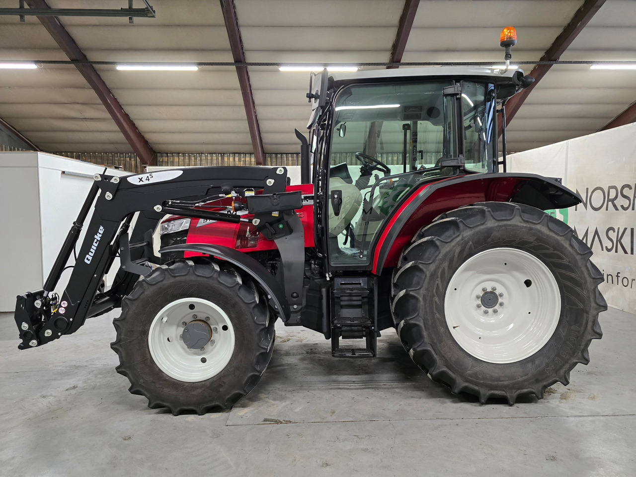 Massey Ferguson 5710M Dyna 4 #Som Ny - جرار: صور 2 Massey Ferguson 5710M Dyna 4 #Som Ny - جرار: صور 2