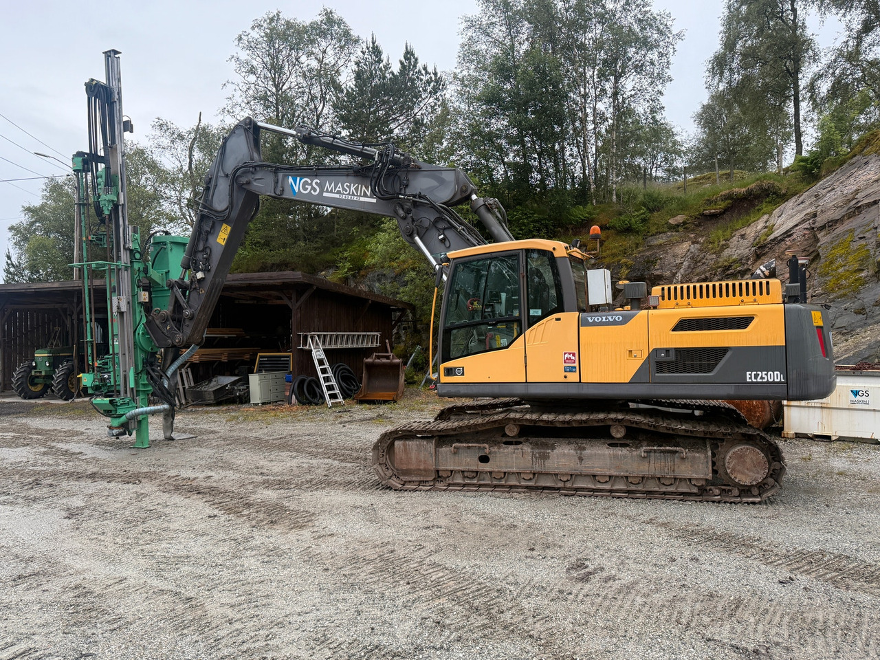 Volvo EC250DL med Montabert tårn - حفارات زحافة: صور 3 Volvo EC250DL med Montabert tårn - حفارات زحافة: صور 3