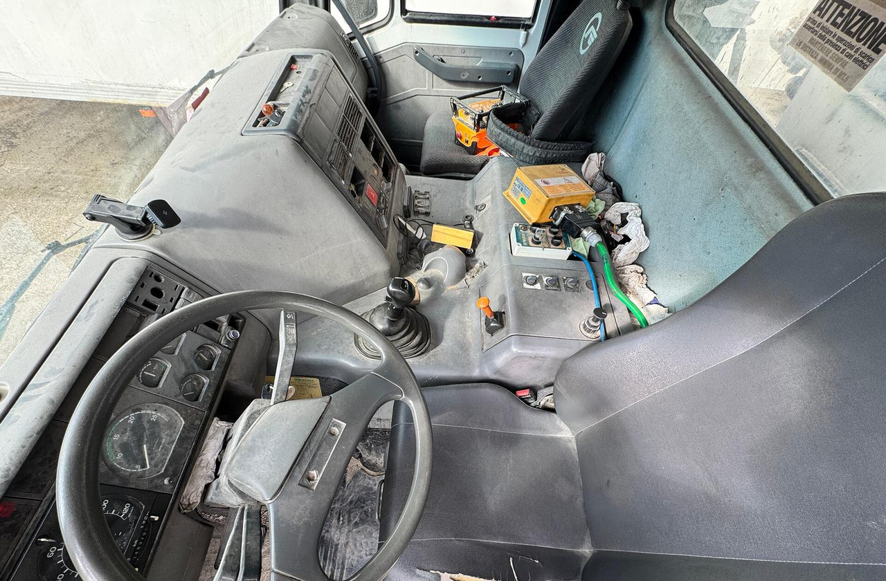 Betonpompa 28MT CIFA ASTRA HD84.38 - خلاطة مع مضخة: صور 4 Betonpompa 28MT CIFA ASTRA HD84.38 - خلاطة مع مضخة: صور 4