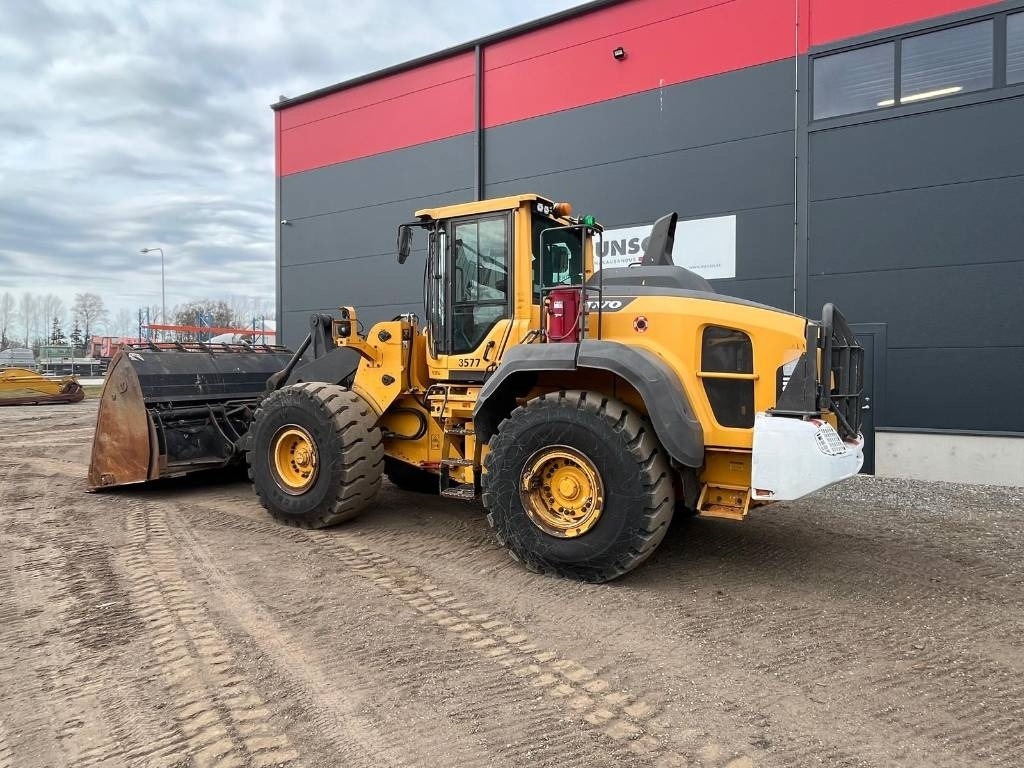 Volvo L 120 H - اللودر بعجل: صور 5 Volvo L 120 H - اللودر بعجل: صور 5