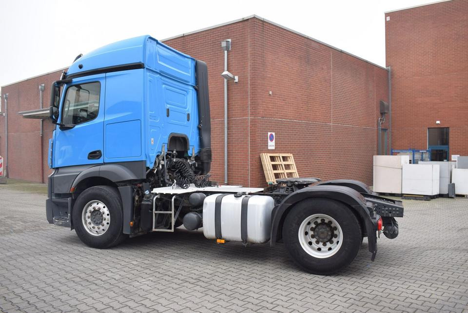 Mercedes-Benz Actros 1843 Stream Space Kipphydraulik Klima - شاحنة جرار: صور 4 Mercedes-Benz Actros 1843 Stream Space Kipphydraulik Klima - شاحنة جرار: صور 4