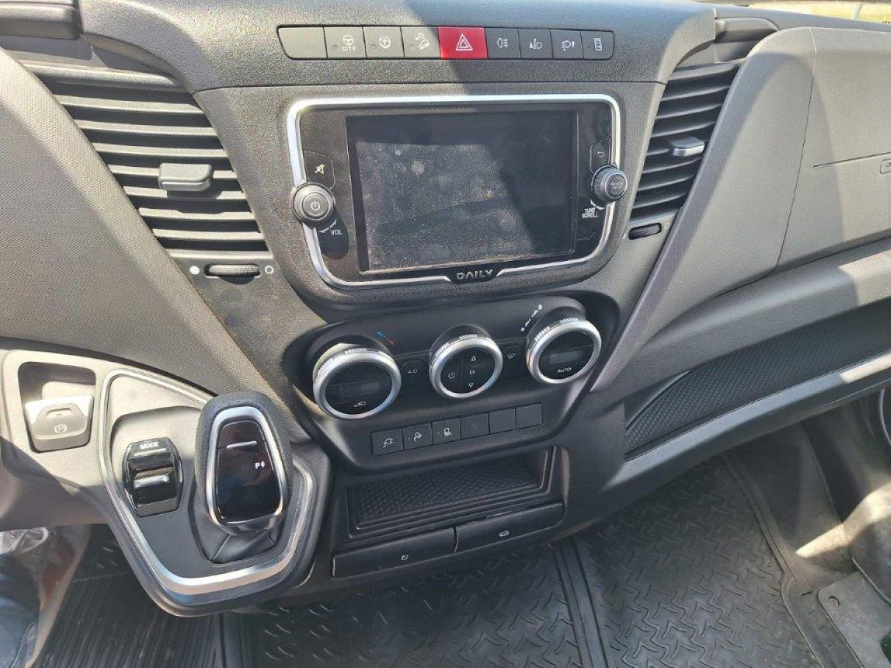 IVECO 35S14E/P - فان, فان كهربائية: صور 2 IVECO 35S14E/P - فان, فان كهربائية: صور 2