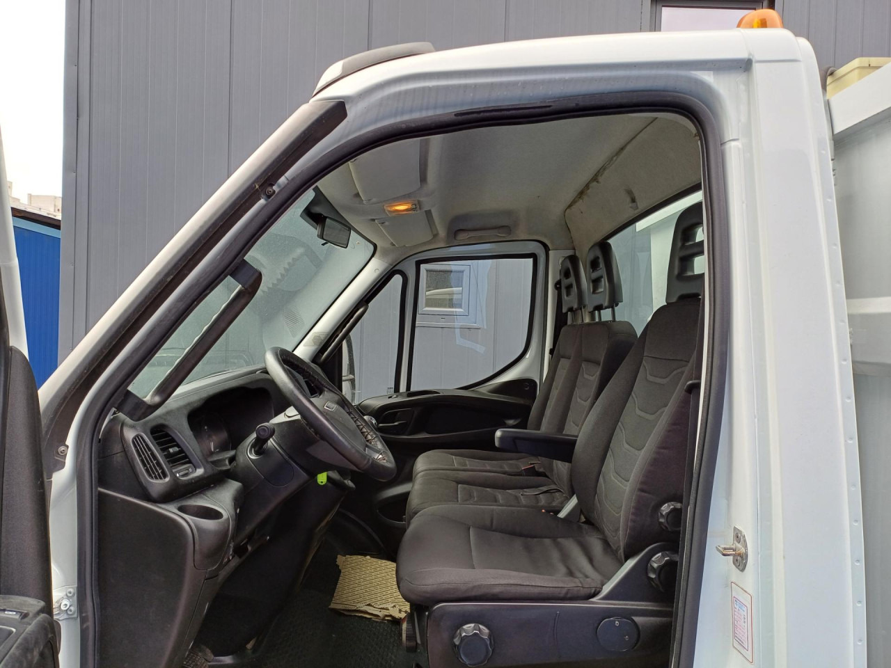 الشاحنات الصغيرة IVECO 65C15: صور 6