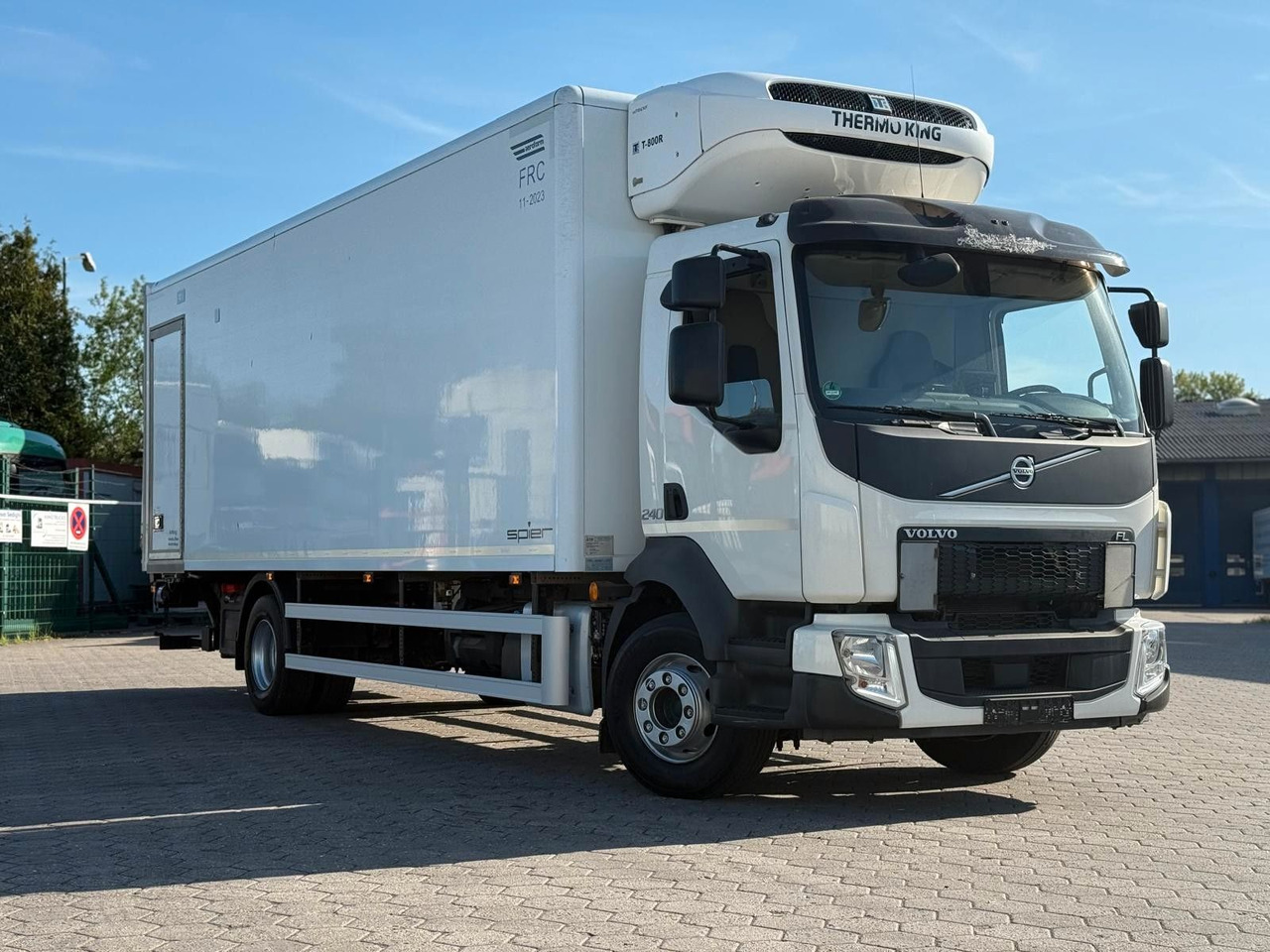 Volvo FL 42 R 240 +Thermoking T-880R+Kamera - مبردة شاحنة: صور 1 Volvo FL 42 R 240 +Thermoking T-880R+Kamera - مبردة شاحنة: صور 1