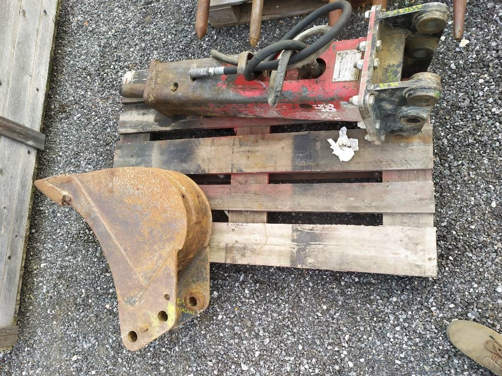 حفارة مصغرة JCB 8030 ZTS: صور 10